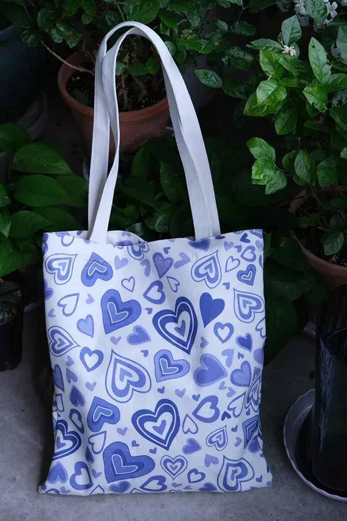 Heart design pure cotton canvas tote bag with metal push button - Detail