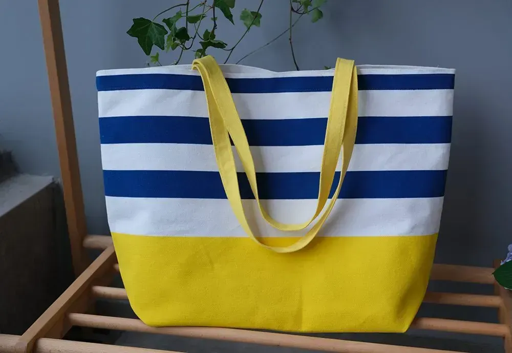 Classic plaid fashion design large capacity cotton canvas beach bag with metal push button