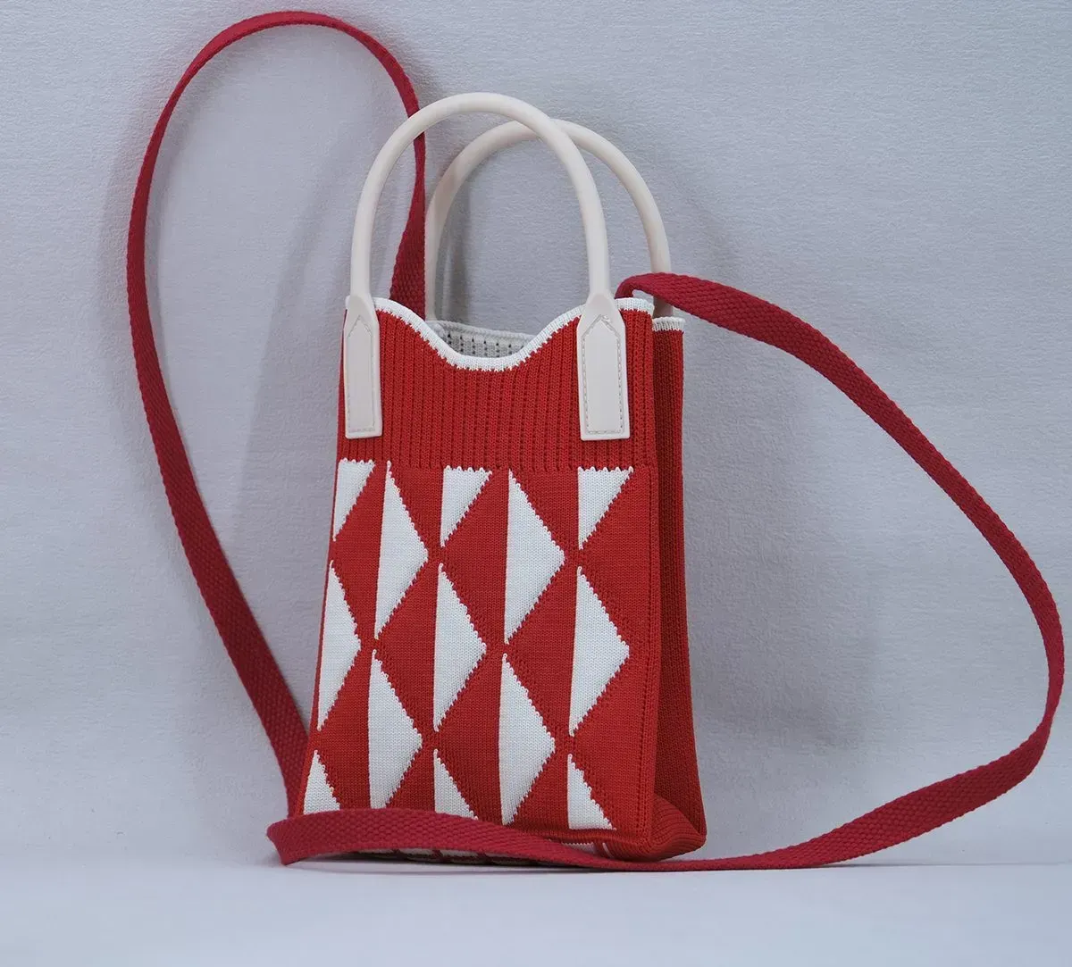 2023 new fashion autumn winter wholesale custom reusable  chunky knitted  shoulder mine bag  for kids and girls