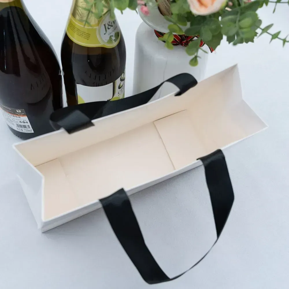 Custom Recyclable eco-friendly paper bags For Beauty Shop - PA23R004