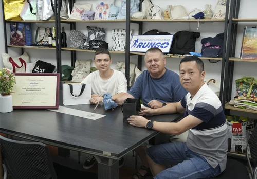 Welcome Nicolas to Wenzhou